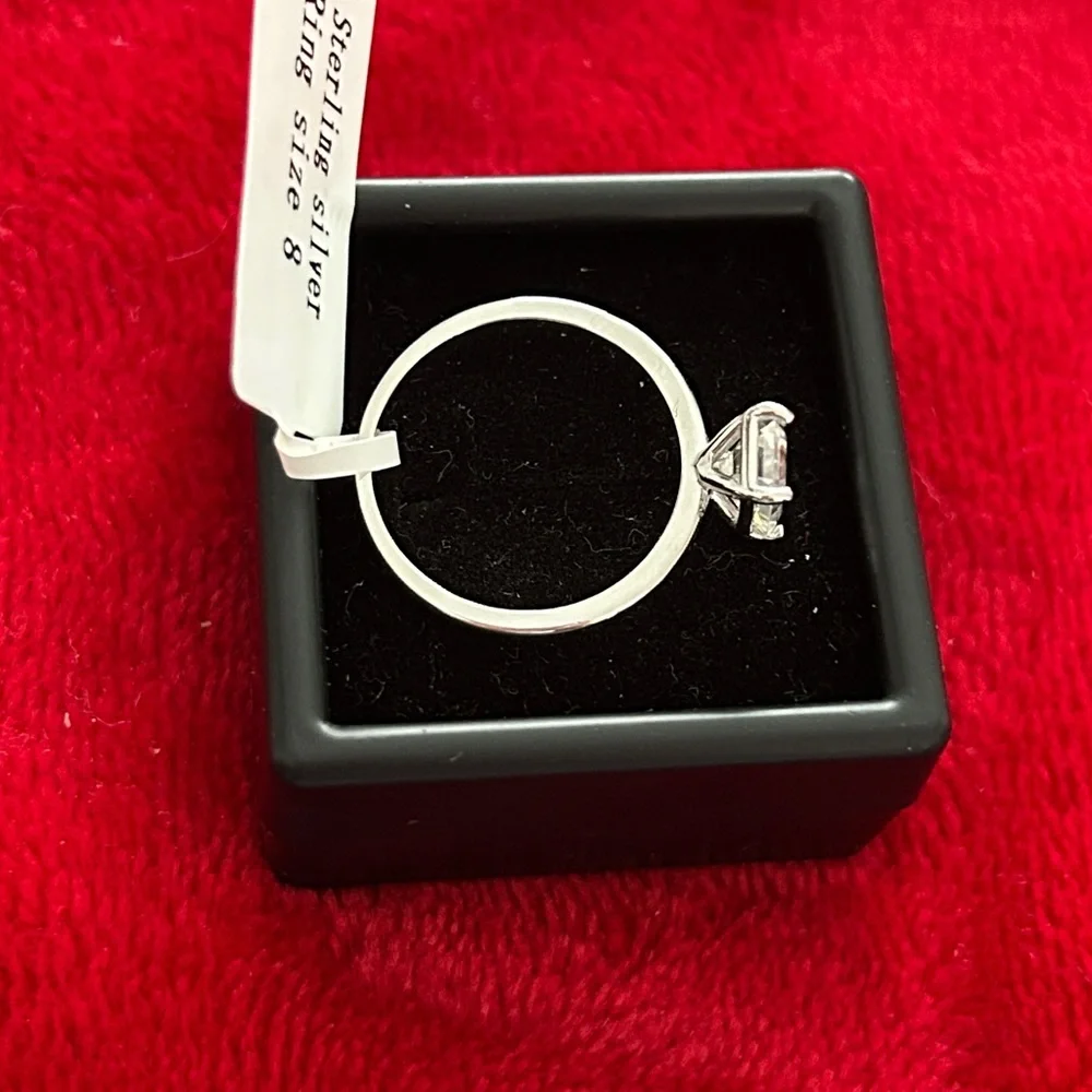 Moissanite beautiful 6mmx8mm